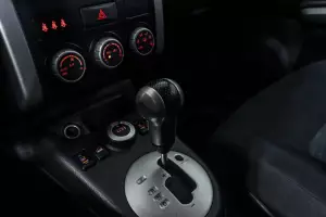 Nissan  12
