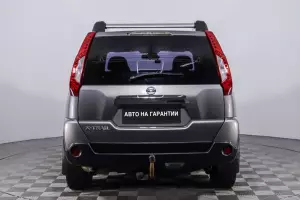 Nissan  5