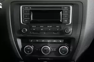 Volkswagen  8