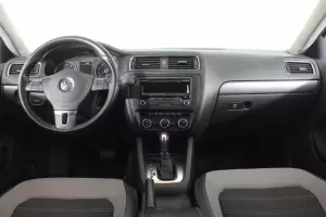 Volkswagen  8