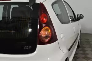 Peugeot  8