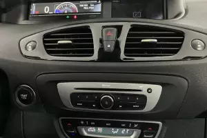 Renault  13