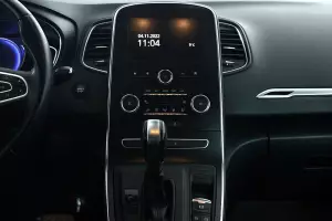 Renault  11