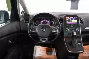 Renault  13