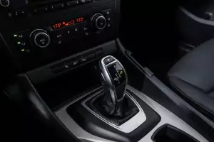 BMW  12