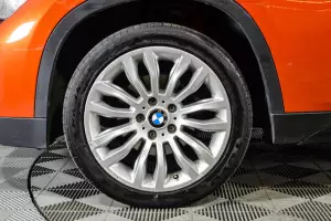 BMW  8