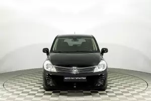 Nissan  2