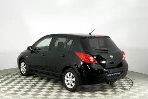 Nissan  4