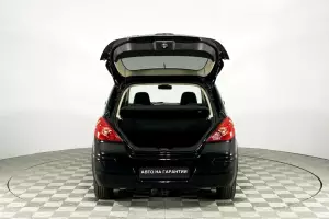 Nissan  5