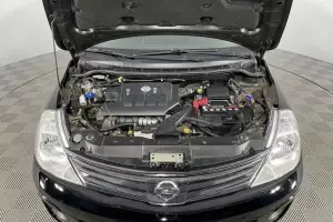 Nissan  8