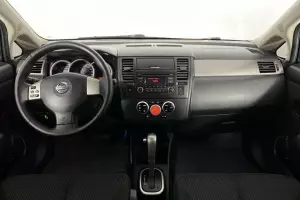 Nissan  9