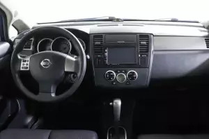 Nissan  6
