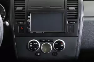 Nissan  8
