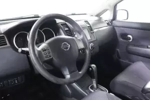 Nissan  9