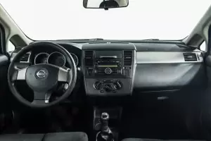 Nissan  6