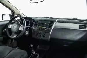 Nissan  7