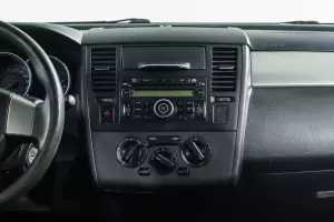 Nissan  9