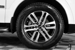 Kia  15