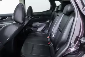Nissan  15