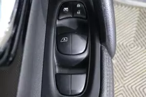 Nissan  15
