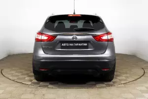 Nissan  4