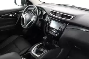 Nissan  8