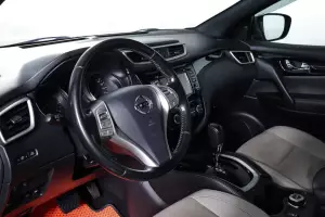 Nissan  8