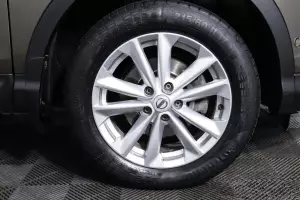 Nissan  13