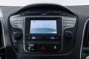 Hyundai  12