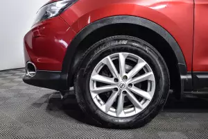 Nissan  8