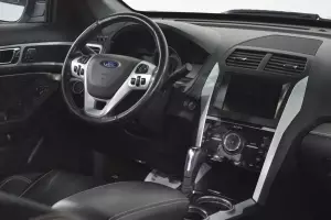 Ford  10