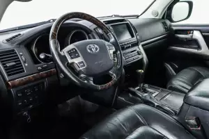 Toyota  12