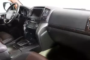 Toyota  8