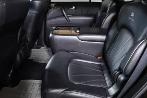 Infiniti  10