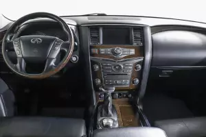 Infiniti  6