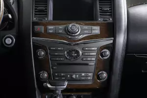 Infiniti  8