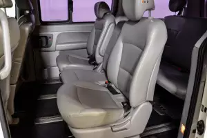 Hyundai  11