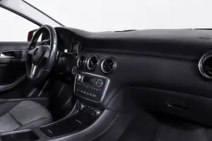 Mercedes-Benz  11