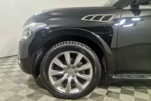 Infiniti  4