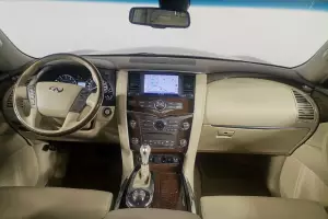 Infiniti  8