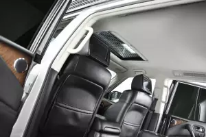 Infiniti  5