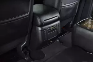 Infiniti  6
