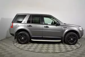 Land Rover  17