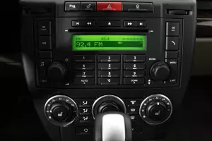Land Rover  6