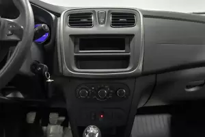 Renault  8