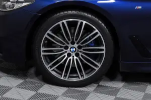 BMW  9