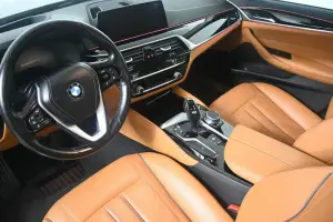 BMW  6