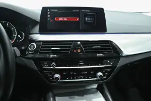 BMW  8