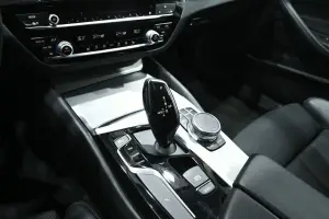 BMW  9