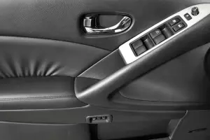 Nissan  5